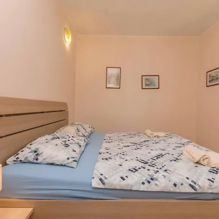 Neptun Apartment Pirovac