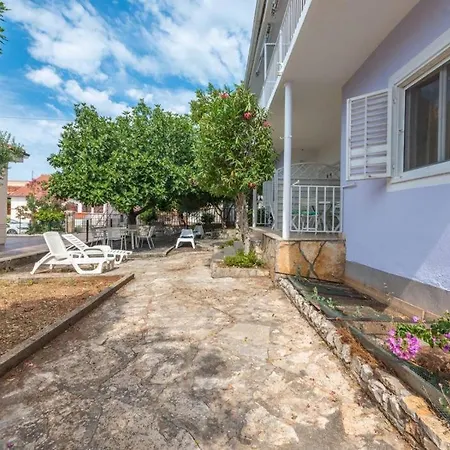 Neptun Apartment *